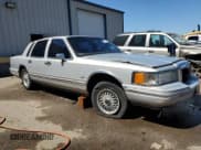 ✅ 1992 Lincoln Town Car Executive • VIN: 1LNLM81W9NY703247 • Lot: 68267014. Listed on Copart with 58,853 mi. Free auction sales archive from the USA and detailed vehicle history report at DreamBid. Image 4.