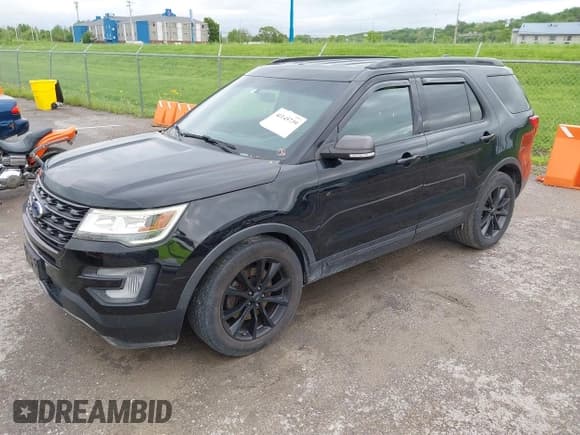 ✅ 2017 Ford Explorer XLT • VIN: 1FM5K7D86HGB39279 • Lot: 42145739. Listed on IAAI with 155,098 mi. Free auction sales archive from the USA and detailed vehicle history report at DreamBid. Image 2.