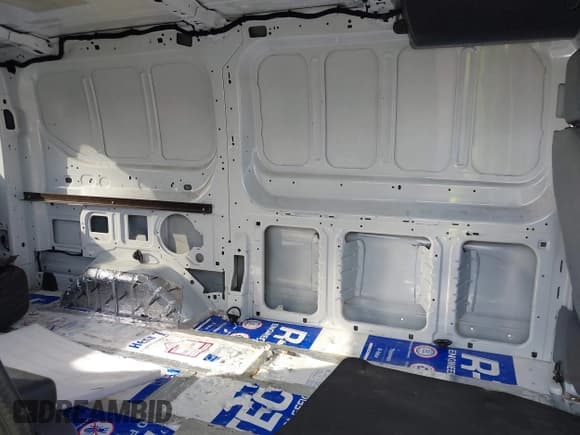 ✅ 2017 Ford Transit • VIN: 1FTYE1ZM5HKB25236 • Лот: 41715741. Опубликован ранее на IAAI с пробегом 146 883 миль. Бесплатный доступ к архиву аукционных продаж из США и подробный отчёт об истории автомобиля на DreamBid. Изображение 8.