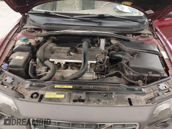 ✅ 2003 Volvo V70 XC70 • VIN: YV1SZ59H531105680 • Lot: 42781813. Listed on IAAI with 201,453 mi. Free auction sales archive from the USA and detailed vehicle history report at DreamBid. Image 10.