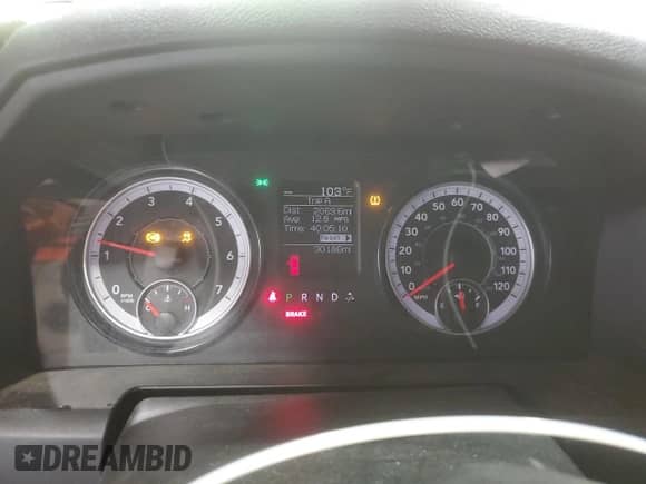 2024 Ram 1500 SLT z VIN 1C6RR6GG3RS123545, wystawiony jako Copart lot #57425025 z przebiegiem 30 186 mil mil oraz Nie do naprawy • Non repairable. Historia ofert i sprzedaży dostępna na DreamBid. Obrazek 9.