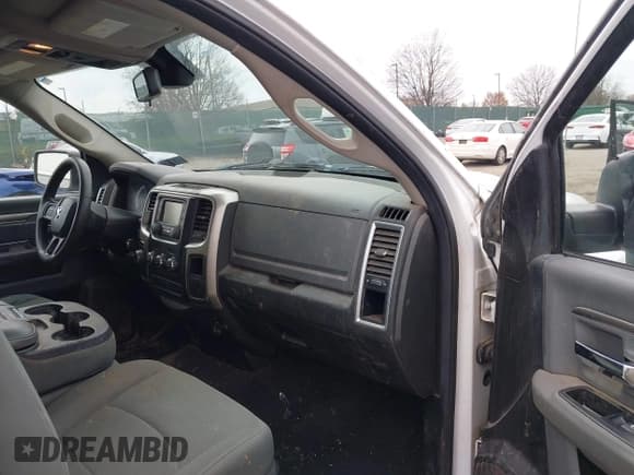 ✅ 2015 Ram 1500 SLT • VIN: 1C6RR6GG5FS623119 • Lot: 43794812. Wystawiony na IAAI z przebiegiem 240 221 mil. Bezpłatny archiwum sprzedaży aukcyjnych z USA i szczegółowy raport historii pojazdu na DreamBid. Zdjęcie 5.