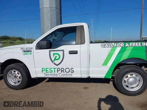 ✅ 2018 Ford F-150 XL • VIN: 1FTMF1CB3JKE97392 • Lot: 43264387. Wystawiony na IAAI z przebiegiem 163 656 mil. Bezpłatny archiwum sprzedaży aukcyjnych z USA i szczegółowy raport historii pojazdu na DreamBid. Zdjęcie 14.