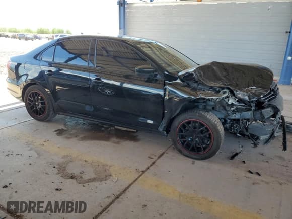 ✅ 2016 Volkswagen Jetta SE • VIN: 3VWD67AJ1GM300053 • Lot: 81164525. Listed on Copart with 121,388 mi. Free auction sales archive from the USA and detailed vehicle history report at DreamBid. Image 4.