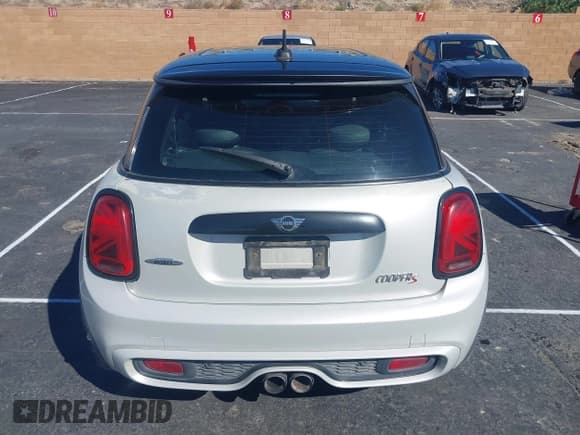 ✅ 2019 MINI Hardtop Cooper S • VIN: WMWXP7C56K2C62672 • Lot: 43496541. Wystawiony na IAAI z przebiegiem 192 554 mil. Bezpłatny archiwum sprzedaży aukcyjnych z USA i szczegółowy raport historii pojazdu na DreamBid. Zdjęcie 16.