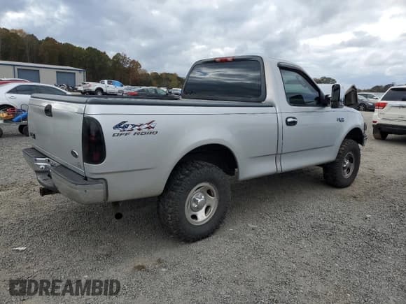 ✅ 2004 Ford F-150 XL • VIN: 2FTRF18284CA42951 • Lot: 79665784. Listed on Copart with 160,293 mi. Free auction sales archive from the USA and detailed vehicle history report at DreamBid. Image 3.