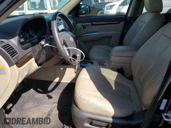✅ 2012 Hyundai Santa Fe Limited • VIN: 5XYZKDAG8CG111141 • Lot: 70641934. Listed on Copart with 123,413 mi. Free auction sales archive from the USA and detailed vehicle history report at DreamBid. Image 7.