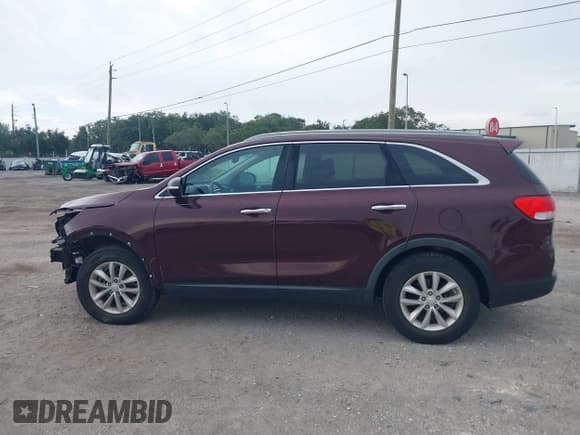 ✅ 2017 Kia Sorento L • VIN: 5XYPG4A34HG232374 • Lot: 43178947. Listed on IAAI with 85,147 mi. Free auction sales archive from the USA and detailed vehicle history report at DreamBid. Image 15.