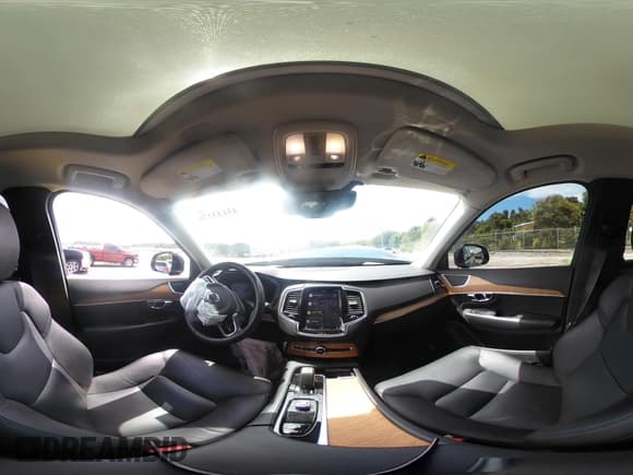 ✅ 2023 Volvo XC90 Plus • VIN: YV4062PN1P1991187 • Лот: 43133376. Опубликован ранее на IAAI с пробегом 3 640 миль. Бесплатный доступ к архиву аукционных продаж из США и подробный отчёт об истории автомобиля на DreamBid. Изображение 19.