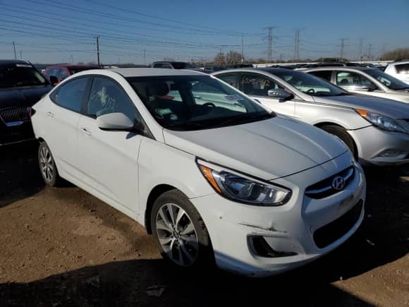 2017 Hyundai Accent SE с VIN KMHCT4AE2HU365592, выставлен на аукционе Copart как лот 65585792 с пробегом 70 322 миль миль и . История ставок и продаж доступна на DreamBid. Изображение 1.