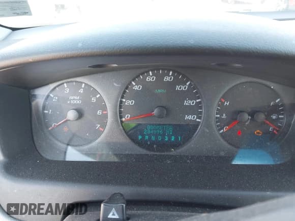 ✅ 2007 Chevrolet Impala LS • VIN: 2G1WB58K279343117 • Lot: 43627253. Wystawiony na IAAI z przebiegiem 234 996 mil. Bezpłatny archiwum sprzedaży aukcyjnych z USA i szczegółowy raport historii pojazdu na DreamBid. Zdjęcie 7.