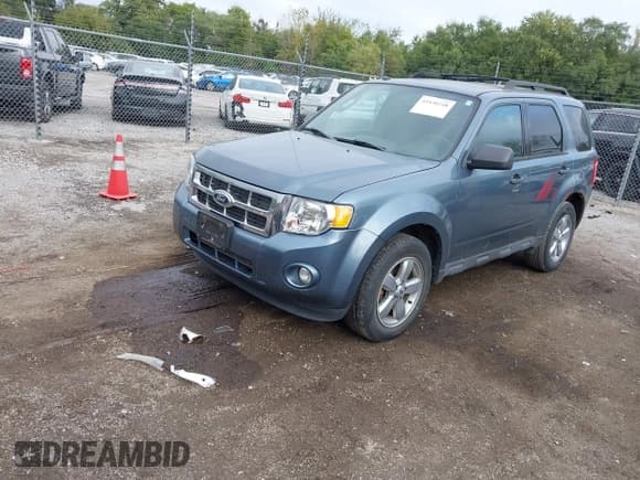 ✅ 2012 Ford Escape XLT • VIN: 1FMCU9D74CKC52805 • Лот: 43430248. Опубликован ранее на IAAI с пробегом 173 697 миль. Бесплатный доступ к архиву аукционных продаж из США и подробный отчёт об истории автомобиля на DreamBid. Изображение 2.