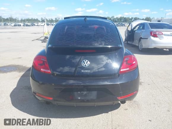 ✅ 2014 Volkswagen Beetle Turbo R-Line • VIN: 3VWVS7AT3EM632252 • Lot: 43546417. Wystawiony na IAAI z przebiegiem 142 247 mil. Bezpłatny archiwum sprzedaży aukcyjnych z USA i szczegółowy raport historii pojazdu na DreamBid. Zdjęcie 16.