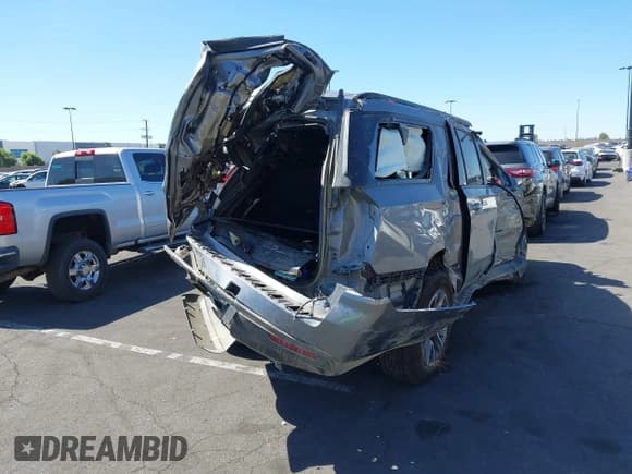 ✅ 2021 Chevrolet Suburban Z71 • VIN: 1GNSKDKD2MR363385 • Lot: 43365239. Wystawiony na IAAI z przebiegiem Nie podano. Bezpłatny archiwum sprzedaży aukcyjnych z USA i szczegółowy raport historii pojazdu na DreamBid. Zdjęcie 4.