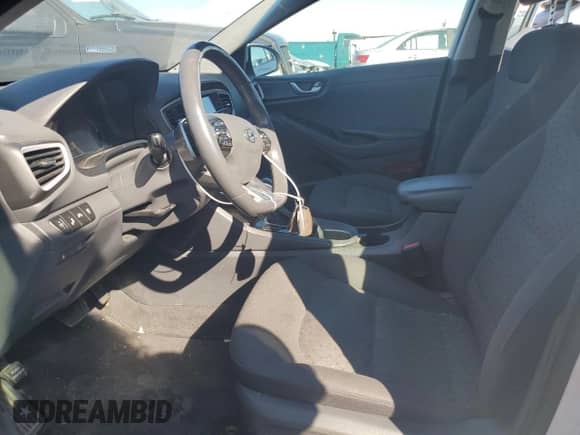 2018 Hyundai Ioniq SEL z VIN KMHC75LC4JU082428, wystawiony jako Copart lot #71263354 z przebiegiem Nie podano mil oraz Czysty tytuł • Clean title. Historia ofert i sprzedaży dostępna na DreamBid. Obrazek 7.