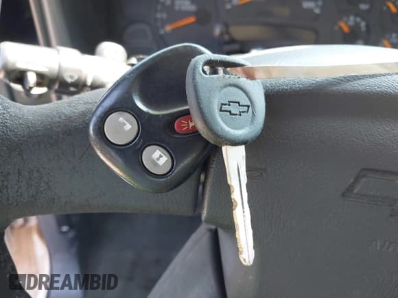 ✅ 2004 Chevrolet Silverado 1500 LS • VIN: 1GCEC14T74E402615 • Лот: 43250842. Опубликован ранее на IAAI с пробегом 232 334 миль. Бесплатный доступ к архиву аукционных продаж из США и подробный отчёт об истории автомобиля на DreamBid. Изображение 11.