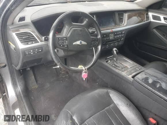 2015 Hyundai Genesis 3.8L with VIN KMHGN4JE6FU075462, listed as a Copart auction lot 82752175 with 195,968 mi miles and Clean title. Bid and sale history available at DreamBid. Image 8.