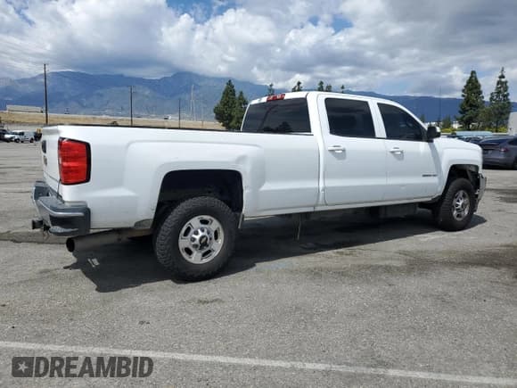 ✅ 2015 Chevrolet Silverado 2500HD LT • VIN: 1GC1CVE82FF539944 • Lot: 51328485. Listed on Copart with 332,109 mi. Free auction sales archive from the USA and detailed vehicle history report at DreamBid. Image 3.