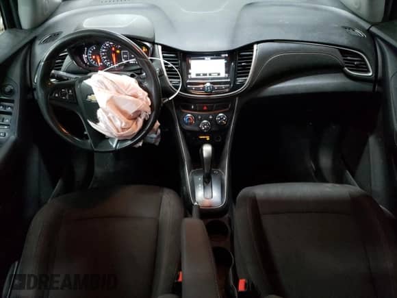 2017 Chevrolet Trax LT z VIN 3GNCJPSB4HL142035, wystawiony jako Copart lot #86464655 z przebiegiem 195 995 mil mil oraz Czysty tytuł • Clean title. Historia ofert i sprzedaży dostępna na DreamBid. Obrazek 8.