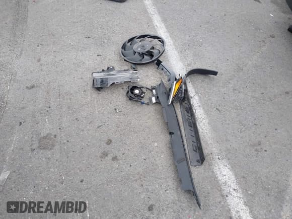 ✅ 2024 Tesla Model Y • VIN: 7SAYGDED6RF166543 • Лот: 41713362. Опубликован ранее на IAAI с пробегом Не указан. Бесплатный доступ к архиву аукционных продаж из США и подробный отчёт об истории автомобиля на DreamBid. Изображение 11.