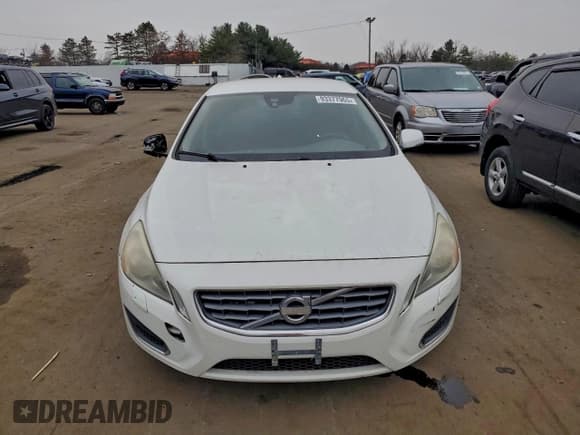 ✅ 2013 Volvo S60 T5 Premier • VIN: YV1612FS4D2178087 • Lot: 93377965. Wystawiony na Copart z przebiegiem 175 439 mil. Bezpłatny archiwum sprzedaży aukcyjnych z USA i szczegółowy raport historii pojazdu na DreamBid. Zdjęcie 5.