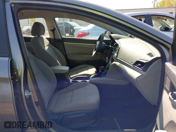 ✅ 2019 Hyundai Elantra SE • VIN: 5NPD74LF4KH456870 • Lot: 43324949. Listed on IAAI with 162,497 mi. Free auction sales archive from the USA and detailed vehicle history report at DreamBid. Image 5.