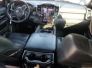 ✅ 2021 Ram 2500 Laramie • VIN: 3C6UR5FL8MG557382 • Lot: 80746475. Wystawiony na Copart z przebiegiem 69 960 mil. Bezpłatny archiwum sprzedaży aukcyjnych z USA i szczegółowy raport historii pojazdu na DreamBid. Zdjęcie 8.