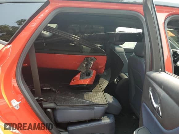 ✅ 2025 Chevrolet Blazer RS • VIN: 3GNKBKRS7SS170281 • Lot: 67539885. Listed on Copart with 2,531 mi. Free auction sales archive from the USA and detailed vehicle history report at DreamBid. Image 11.