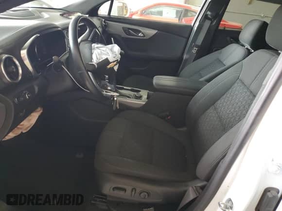 2020 Chevrolet Blazer LT with VIN 3GNKBCR40LS690279, listed as a Copart auction lot 47312404 with 33,981 mi miles and . Bid and sale history available at DreamBid. Image 7.