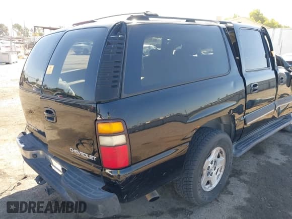 ✅ 2004 Chevrolet Suburban LS • VIN: 3GNFK16T34G118032 • Lot: 42991411. Listed on IAAI with Not provided. Free auction sales archive from the USA and detailed vehicle history report at DreamBid. Image 16.