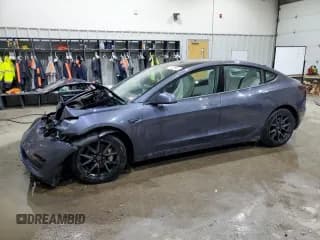 ✅ 2018 Tesla Model 3 Long Range Battery • VIN: 5YJ3E1EB4JF099469 • Lot: 71409995. Wystawiony na Copart z przebiegiem 189 922 mil. Bezpłatny archiwum sprzedaży aukcyjnych z USA i szczegółowy raport historii pojazdu na DreamBid. Zdjęcie 1.