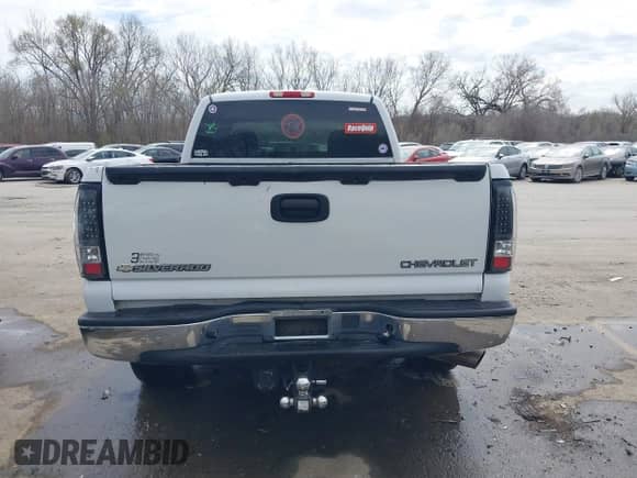 2004 Chevrolet Silverado 1500 with VIN 2GCEK19T541307676, listed as a IAAI auction lot 41864501 with 220,593 mi miles and . Bid and sale history available at DreamBid. Image 17.
