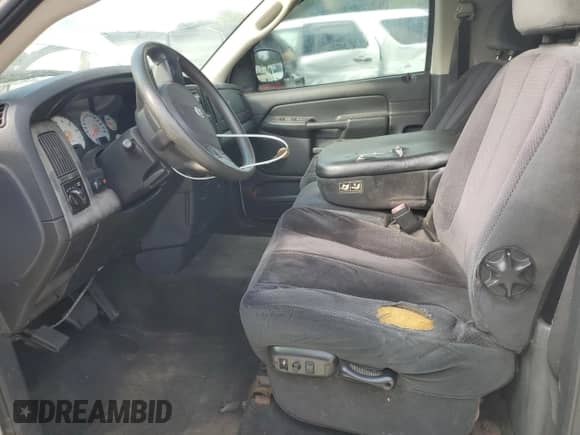 2005 Dodge 1500 ST z VIN 1D7HA16P75J581546, wystawiony jako Copart lot #76281524 z przebiegiem 223 049 mil mil oraz Czysty tytuł • Clean title. Historia ofert i sprzedaży dostępna na DreamBid. Obrazek 7.