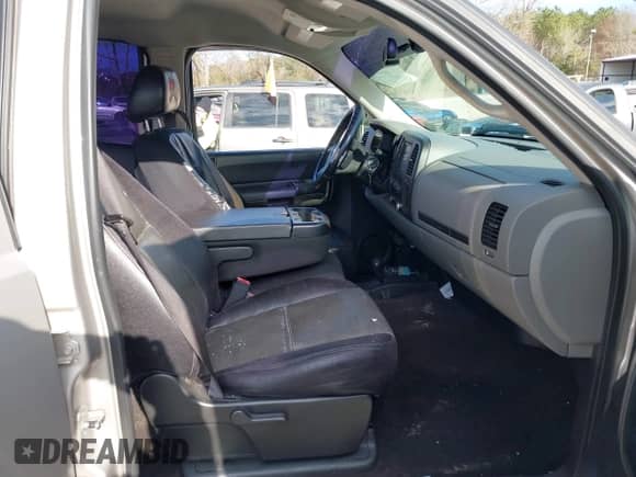 2009 Chevrolet Silverado 1500 LS with VIN 3GCEK13C89G153861, listed as a IAAI auction lot 41587774 with 179,670 mi miles and . Bid and sale history available at DreamBid. Image 5.