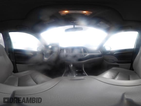 ✅ 2016 Toyota Highlander Limited • VIN: 5TDDKRFHXGS269532 • Лот: 43351416. Опубликован ранее на IAAI с пробегом 179 326 миль. Бесплатный доступ к архиву аукционных продаж из США и подробный отчёт об истории автомобиля на DreamBid. Изображение 18.