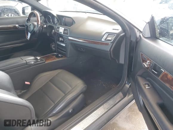 ✅ 2014 Mercedes-Benz E 350 • VIN: WDDKJ5KB3EF245838 • Лот: 42309491. Опубликован ранее на IAAI с пробегом 160 213 миль. Бесплатный доступ к архиву аукционных продаж из США и подробный отчёт об истории автомобиля на DreamBid. Изображение 5.