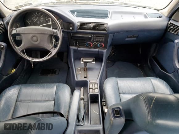 ✅ 1991 BMW 5 Series • VIN: WBAHD6311MBJ66419 • Lot: 48642674. Wystawiony na Copart z przebiegiem Nie podano. Bezpłatny archiwum sprzedaży aukcyjnych z USA i szczegółowy raport historii pojazdu na DreamBid. Zdjęcie 8.