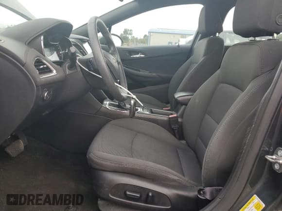 ✅ 2017 Chevrolet Cruze LT • VIN: 1G1BE5SM5H7177226 • Lot: 71863135. Wystawiony na Copart z przebiegiem 107 451 mil. Bezpłatny archiwum sprzedaży aukcyjnych z USA i szczegółowy raport historii pojazdu na DreamBid. Zdjęcie 7.