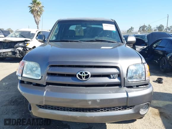 ✅ 2004 Toyota Tundra Limited • VIN: 5TBET38174S435119 • Lot: 43073239. Wystawiony na IAAI z przebiegiem 240 528 mil. Bezpłatny archiwum sprzedaży aukcyjnych z USA i szczegółowy raport historii pojazdu na DreamBid. Zdjęcie 12.