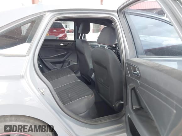 ✅ 2019 Volkswagen Jetta S • VIN: 3VW5T7BU9KM211894 • Лот: 43319551. Опубликован ранее на IAAI с пробегом 89 014 миль. Бесплатный доступ к архиву аукционных продаж из США и подробный отчёт об истории автомобиля на DreamBid. Изображение 8.