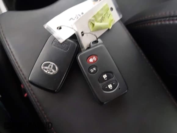 ✅ 2013 Toyota Prius One • VIN: JTDKN3DU8D5613162 • Lot: 42868609. Listed on IAAI with 176,163 mi. Free auction sales archive from the USA and detailed vehicle history report at DreamBid. Image 11.