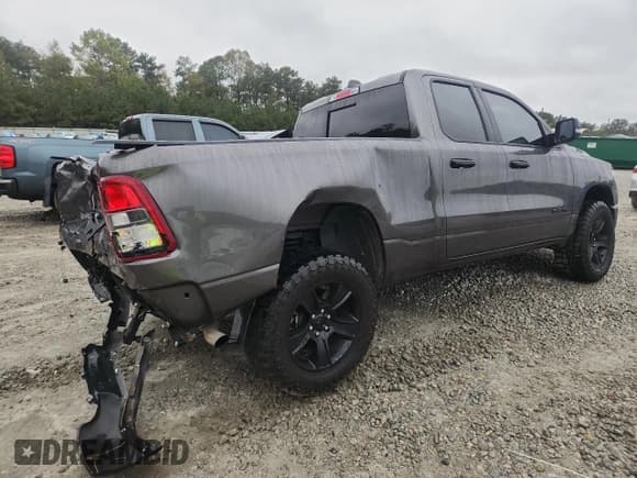 ✅ 2023 Ram 1500 Big Horn • VIN: 1C6RREBG0PN693581 • Лот: 89922125. Опубликован ранее на Copart с пробегом 24 803 миль. Бесплатный доступ к архиву аукционных продаж из США и подробный отчёт об истории автомобиля на DreamBid. Изображение 3.