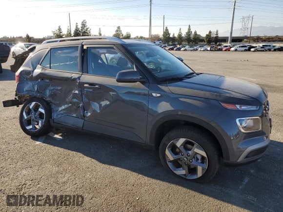 ✅ 2024 Hyundai Venue SEL • VIN: KMHRC8A3XRU316433 • Lot: 87535005. Listed on Copart with 9,721 mi. Free auction sales archive from the USA and detailed vehicle history report at DreamBid. Image 4.