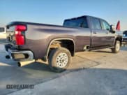 ✅ 2024 Chevrolet Silverado 2500HD LT • VIN: 1GC4YNEY5RF290462 • Lot: 93521675. Wystawiony na Copart z przebiegiem 27 949 mil. Bezpłatny archiwum sprzedaży aukcyjnych z USA i szczegółowy raport historii pojazdu na DreamBid. Zdjęcie 3.