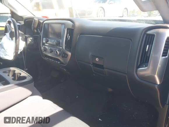 ✅ 2018 Chevrolet Silverado 1500 LT • VIN: 1GCVKREC1JZ205587 • Лот: 43683089. Опубликован ранее на IAAI с пробегом 99 522 миль. Бесплатный доступ к архиву аукционных продаж из США и подробный отчёт об истории автомобиля на DreamBid. Изображение 5.