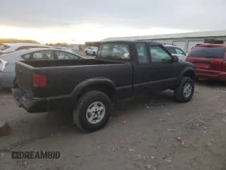 ✅ 1997 Chevrolet S-10 LS • VIN: 1GCCT19W5VK165149 • Лот: 84737374. Опубликован ранее на Copart с пробегом 147 258 миль. Бесплатный доступ к архиву аукционных продаж из США и подробный отчёт об истории автомобиля на DreamBid. Изображение 3.