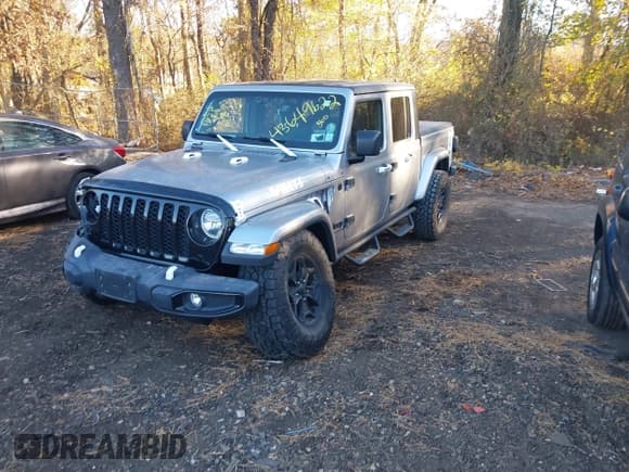 ✅ 2021 Jeep Gladiator Sport S • VIN: 1C6HJTAG3ML524414 • Lot: 43649622. Wystawiony na IAAI z przebiegiem 46 429 mil. Bezpłatny archiwum sprzedaży aukcyjnych z USA i szczegółowy raport historii pojazdu na DreamBid. Zdjęcie 18.