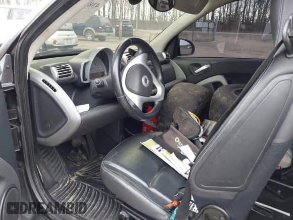 ✅ 2009 Smart fortwo Pure • VIN: WMEEJ31X49K254488 • Lot: 43818664. Listed on IAAI with Not provided. Free auction sales archive from the USA and detailed vehicle history report at DreamBid. Image 5.