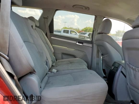 ✅ 2009 Kia Borrego LX • VIN: KNDJH741495016050 • Lot: 80727245. Listed on Copart with 203,371 mi. Free auction sales archive from the USA and detailed vehicle history report at DreamBid. Image 11.