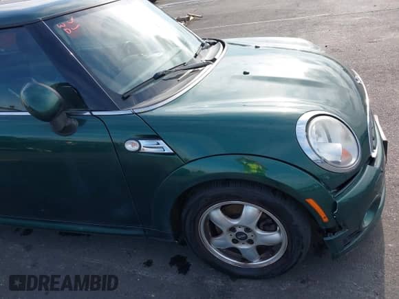 2011 MINI Hardtop with VIN WMWSU3C58BT091720, listed as a IAAI auction lot 42875190 with 60,918 mi miles and . Bid and sale history available at DreamBid. Image 18.